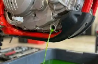 Liquide de refroidissement moto : Le guide d’ac...