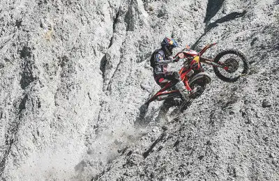 Red Bull Romaniacs 2026 – Jour 2 : Lettenbichler assomme la concurrence ! (+vidéos)