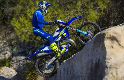 Sherco Xtrem 2027 (250 & 300) : les versions Hard Enduro débarquent avec près de 3 000 € d'équipements