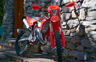 Moto Enduro 125 : Guide d'achat, les meilleures 125 homologués et permis B (2025)