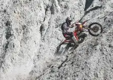 Red Bull Romaniacs 2026 – Jour 2 : Lettenbichler assomme la concurrence ! (+vidéos)