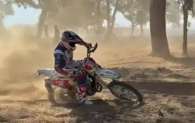ISDE 2026 J-3 : Premiers tours de roue dans la poussière pour l’Équipe de France au Portugal !