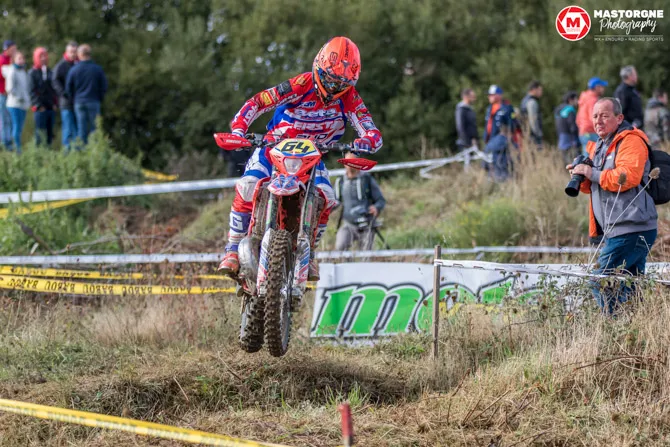 Anthony geslin 300 RR requista J1
