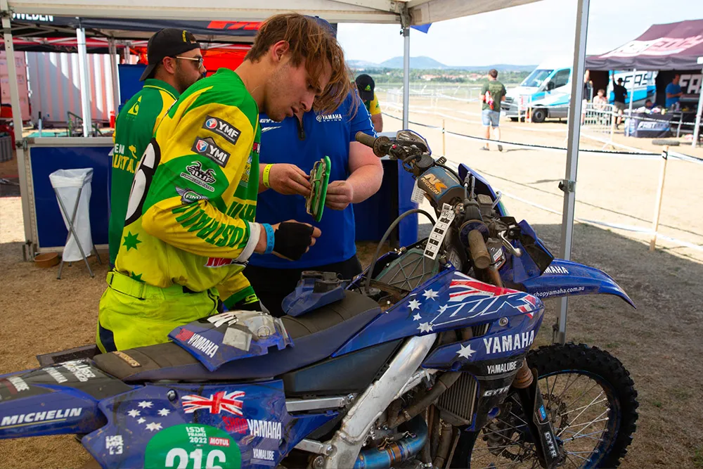 CH enduro moto pilote