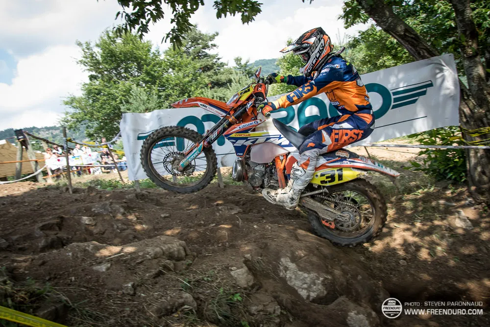 Photo enduro : Jeremy Joly pilpote KTM France avec la 300exc