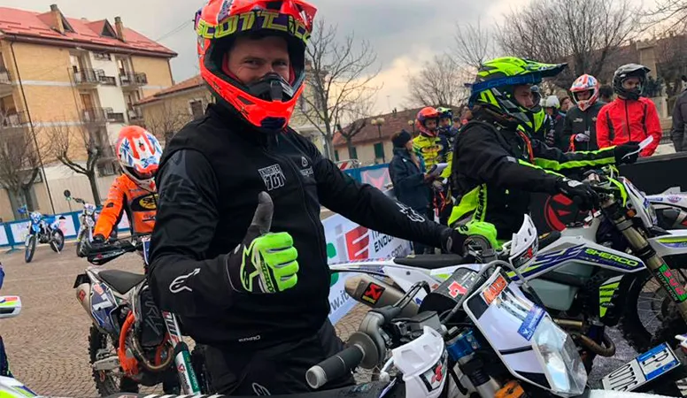 Knight en Italie le Weekend dernier avec une Husqvarna prétée par le team Zannardo David Knight enduro italie 2 2019