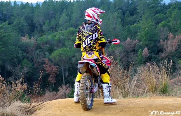 Rodrig pret à attaquer le roulage sur sa Honda Rodrig pret à attaquer le roulage sur la Honda
