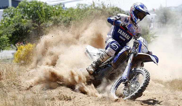 Jamie McCanney en E1 signe un gros weekend avec 1 victoire hier et une seconde place aujourd'hui e Jamie McCanney enduroGP portugal yamahaJ2