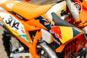 Taillée pour l'impossible : Voici la KTM 300 EXC TBI 2026 de Manuel Lettenbichler