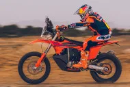 KTM 450 Rally Replica 2027 : Tout savoir sur la nouvelle arme du Dakar (Fiche technique et infos) KTM 450 Rally Replica 2027 : Tout savoir sur la nouvelle arme du Dakar (Fiche technique et infos)