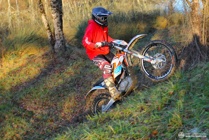 Freeride KTM franchissement enduro