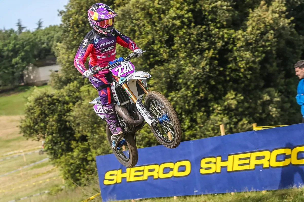 Letizia Quilici pilote 125 huqvarna enduroKID auzole