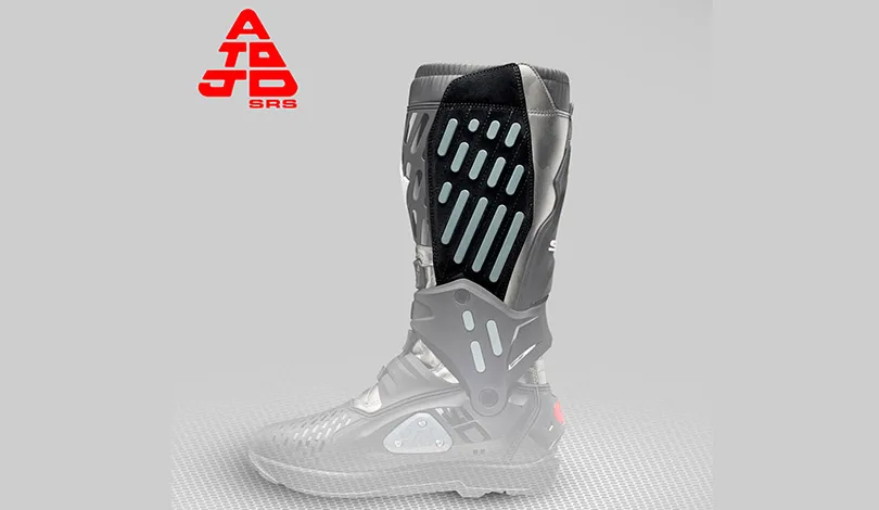 Des inserts en caoutchouc sur l'intérieur permettent d'avoir plus de grip sur le cadre de la moto SIDI Bottes ATOJO 6