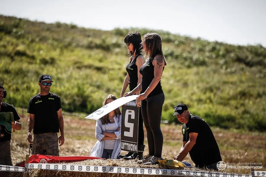 photo pit girl course moto