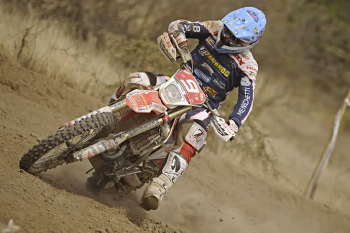 L'Homme fort du moment en E2 :Alex Salvini s'impose en Argentine Alew Salvini -honda EWC