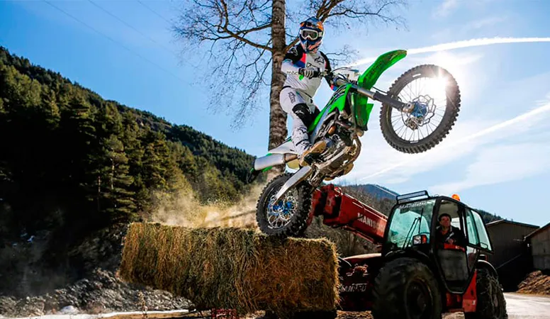 Antoine Méo a troqué sa KTM pour une Kawa antoine meo Escourancha AMV Seynarde