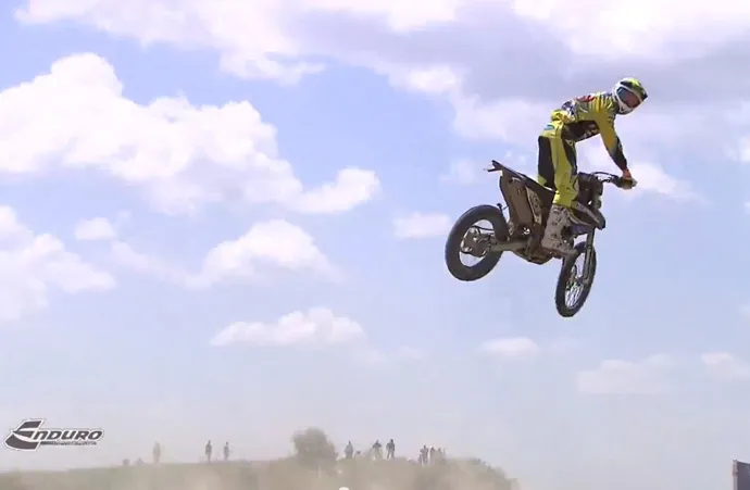 Mathias Bellino jump enduro
