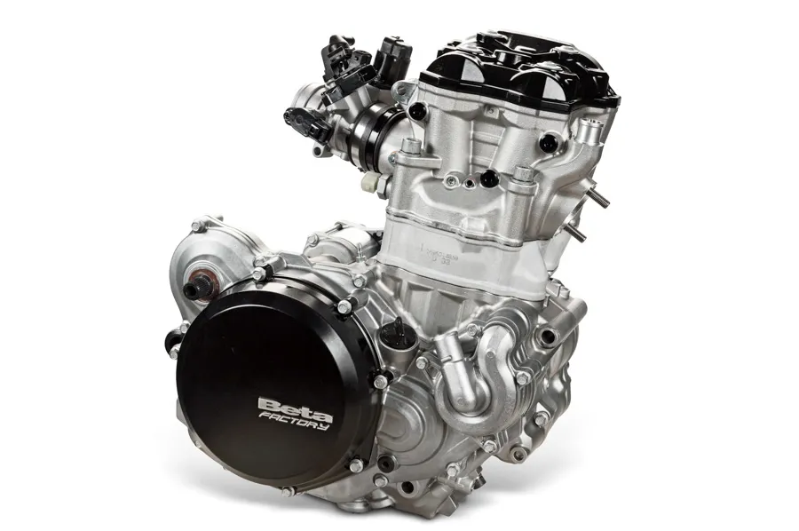 Le moteur de la 350 avec l'injection Synerject moteur 350 Beta