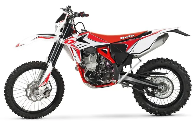 Beta n'as bien sur pas oublié sa gamme 4temps moto enduro 4temps Beta
