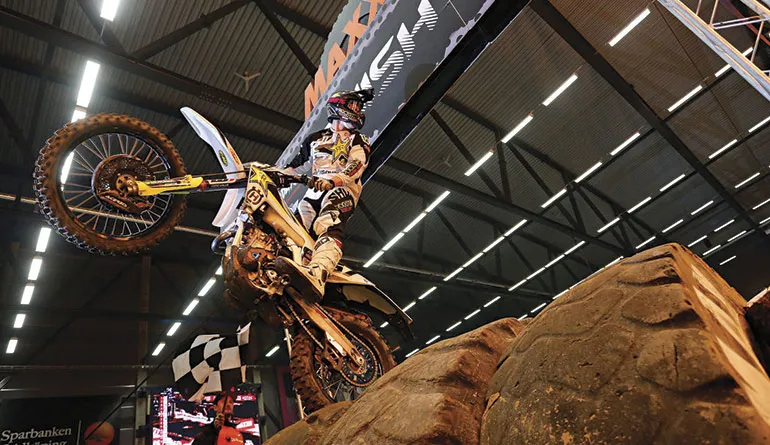 Billy Bolt remporte la dernière manche de la saison et le titre de vice-champion du monde 2017/2018 billy bolt super enduro suede 2018