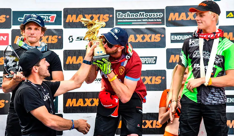 Épaule dans la sac pour Freeman (à droite) qui va pouvoir profiter de la trève estivale du mondial pour se faire opérer brad freemand podium endurogp