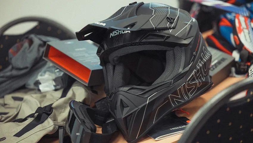 casque carbone Nishua Cross 2023