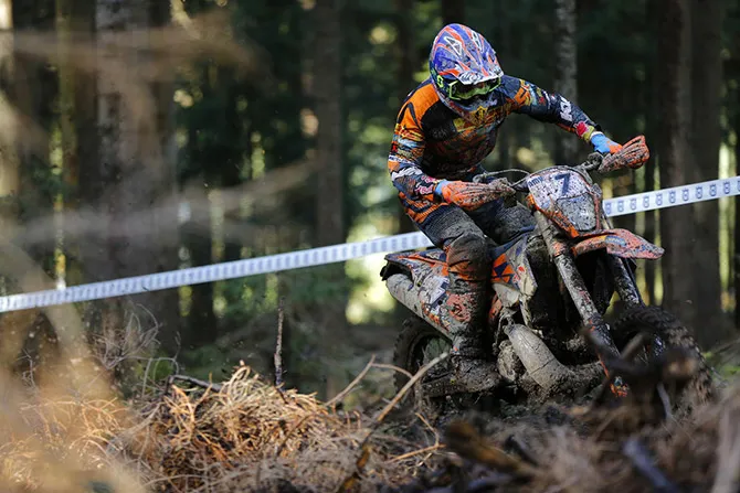 Nambotin pour dernière course avec KTM (il devrait aller chez Gas Gas) est tout de même allé chercher un podium ce dimanche christophe.nambotin EWC 2017 Rnd 8 4865