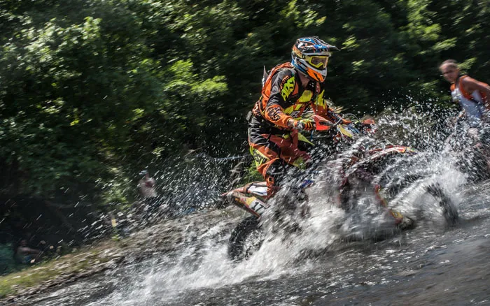 photo enduro Romain Duchène en Roumainie
