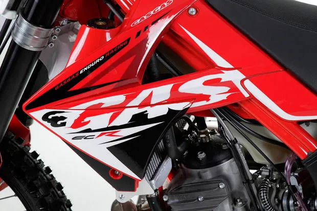 Nouvelle déco pour les versions 2011 Racing Nouvelle déco pour les versions 2011 Racing