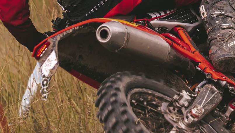 Pot échappement moto enduro