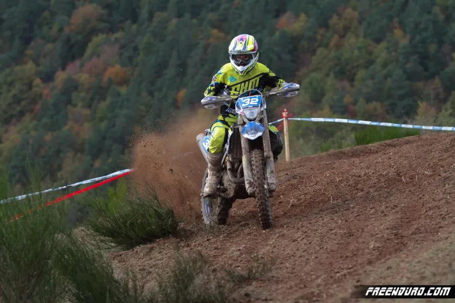 Loic Larrieu première saison complète en enduro et premier titre de champion de Franceen Junior Loic Larrieu 350 Husaberg enduro