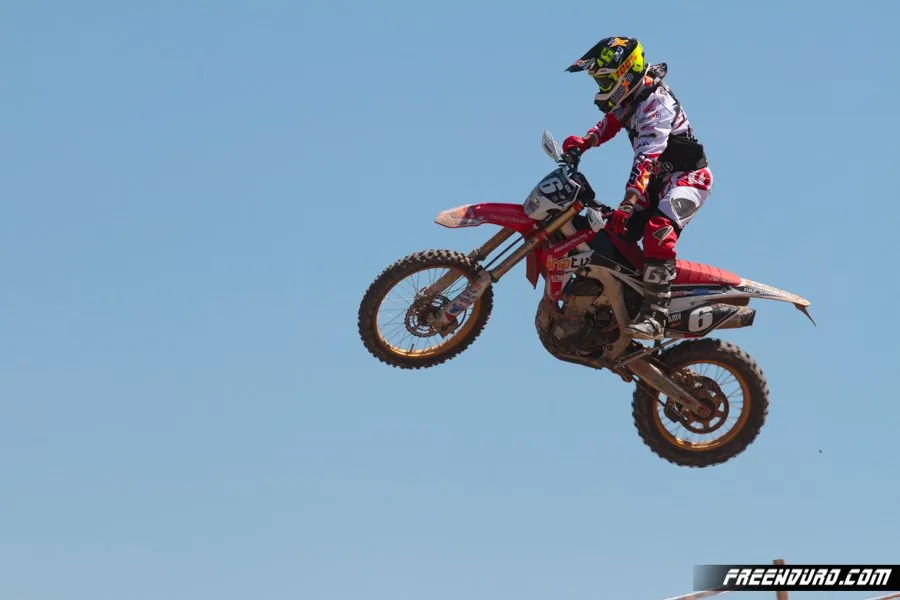Deparrois un pilote très aérien Deparrois team Honda InaTV
