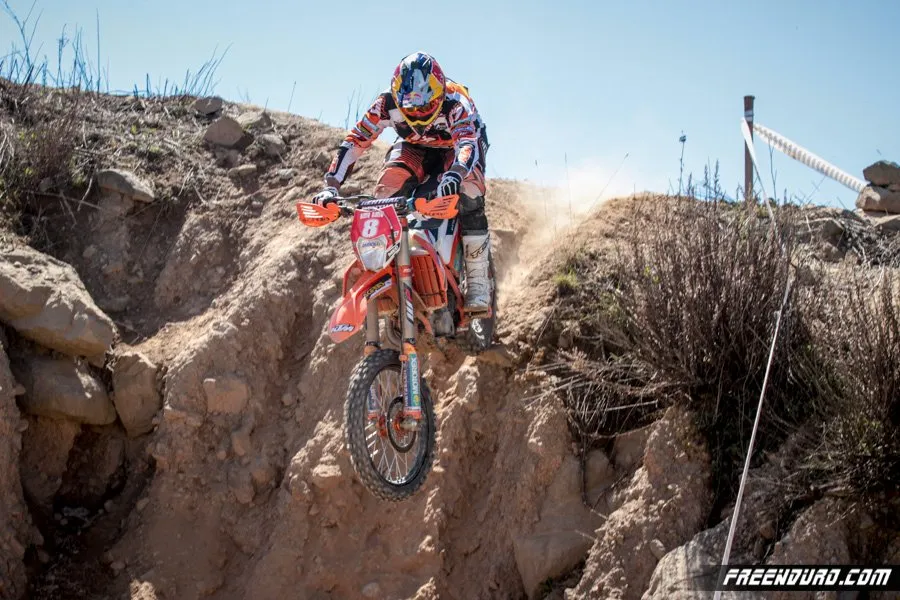 Antoine Méo a du se battre avec Aubert et Pela pour aller chercher la victoire le samedi Photo HD enduro Antoine Méo