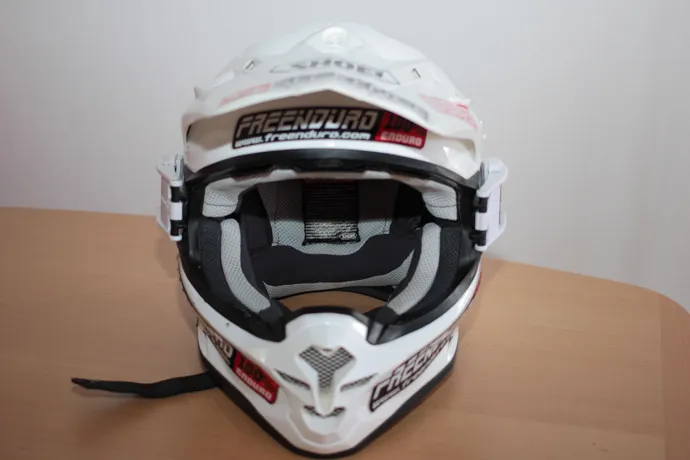 vue de face casque