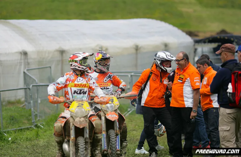 L'image de ce début de saison : Nambotin devant KNight Nambotin Knight KTM