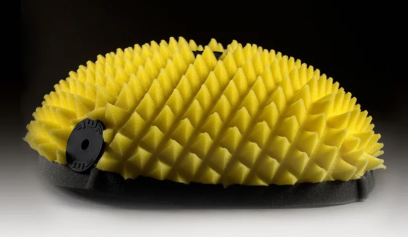 Couleur jaune et picots pyramidaux caractérisent visuellement ce filtre à air funelweb filtre PROLINE ktm review