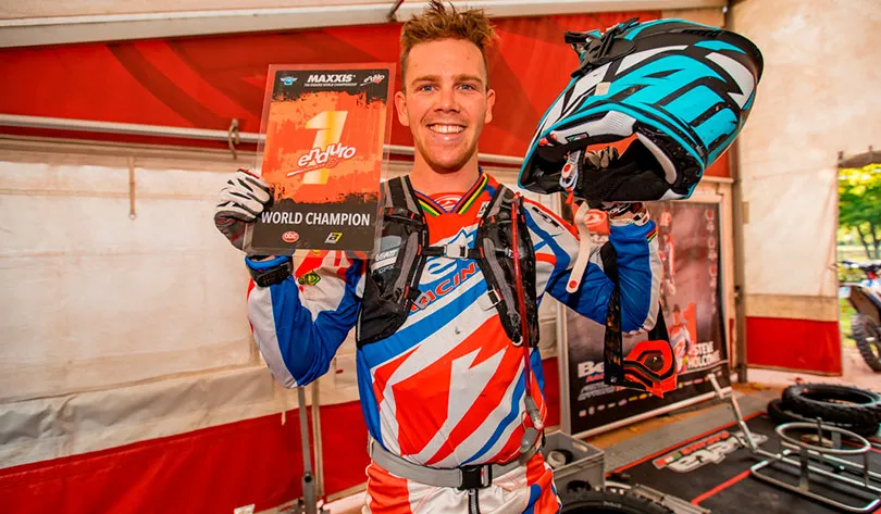 Une 5ème couronne mondiale consécutive pour Stve Holcombe avec le titre en E3 ce samedi à Ambert holcombe endurogp france j1