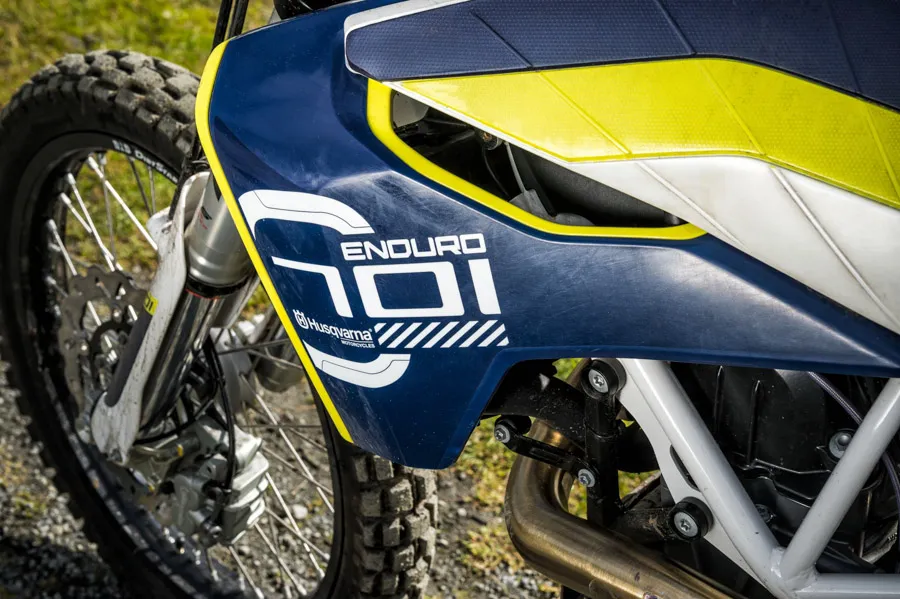photo moto Husqvarna 701 enduro 2015