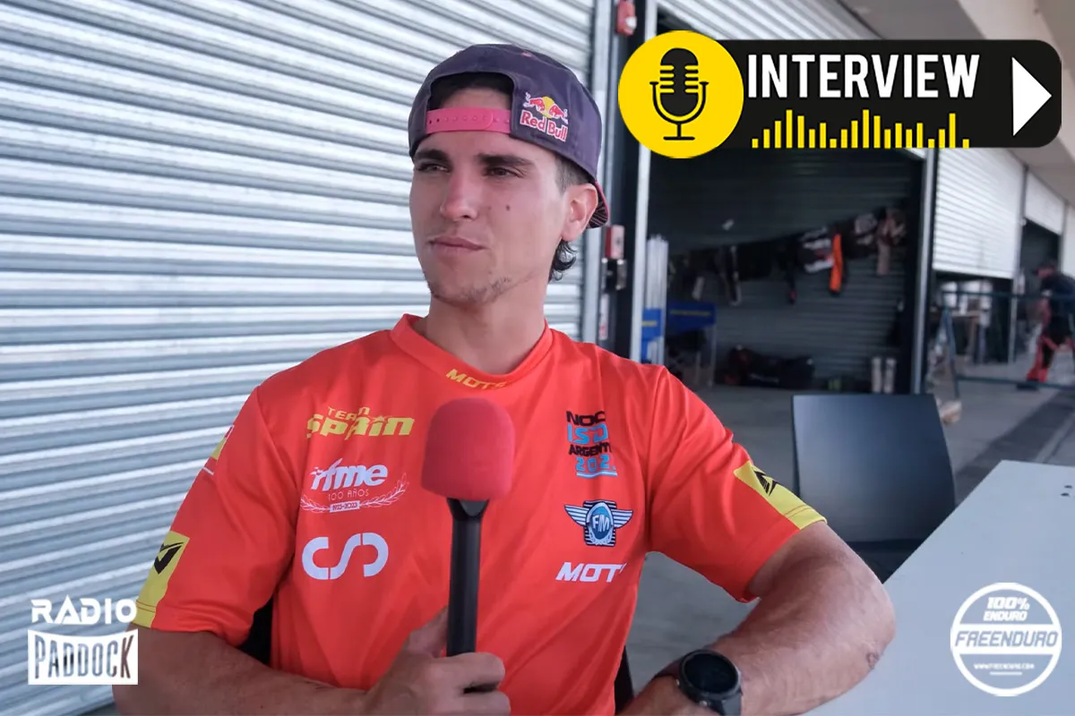 Josep Garcia au micro de Radio Paddock 