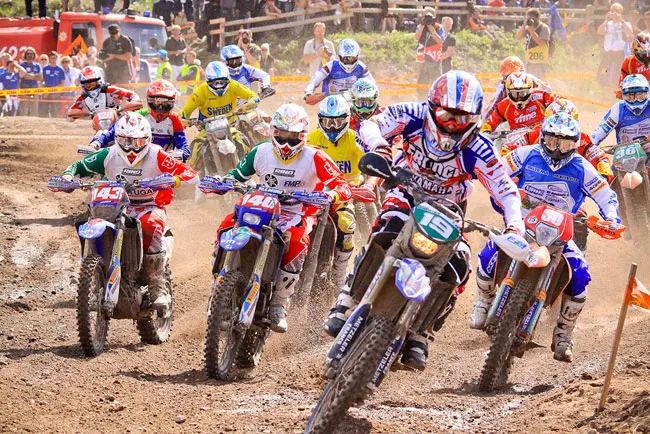 départ de la catgorie moto E1 lors du cross final 
