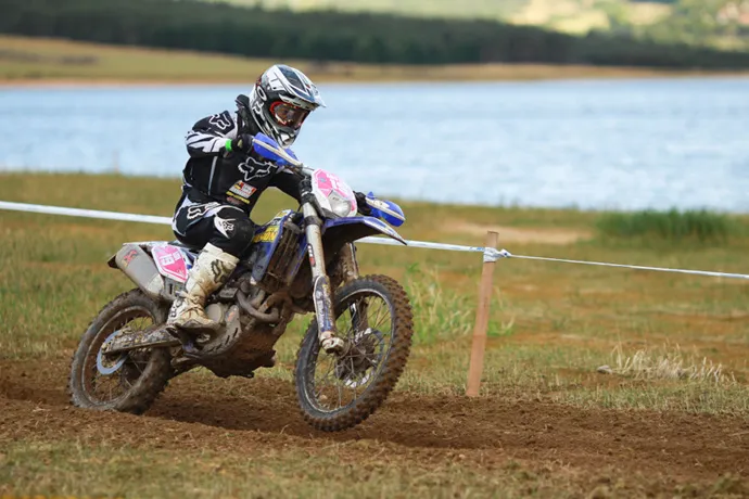 Jessica Gardiner n'as pas fait de détail, elle gagne les 2 journées à Langogne Jessica Gardiner gagne a langogne sur un Sherco