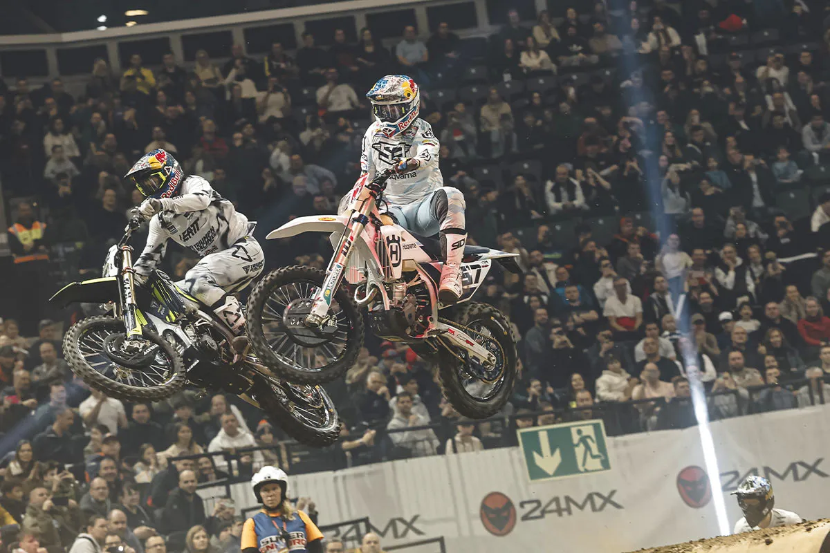 Jonny Walker et Billy Bolt aux coudes à coudes jonny Walker billy bolt superenduro hongrie 2026