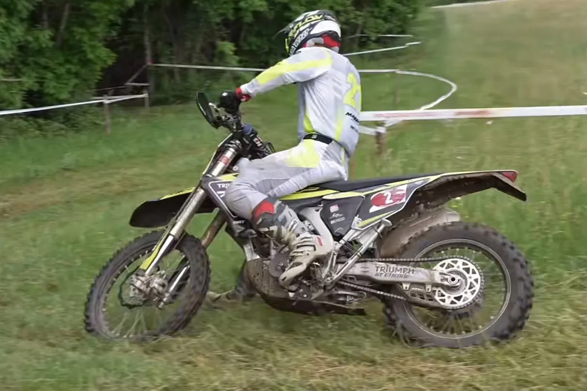 Killian Lunier pilote Triumph enduro 