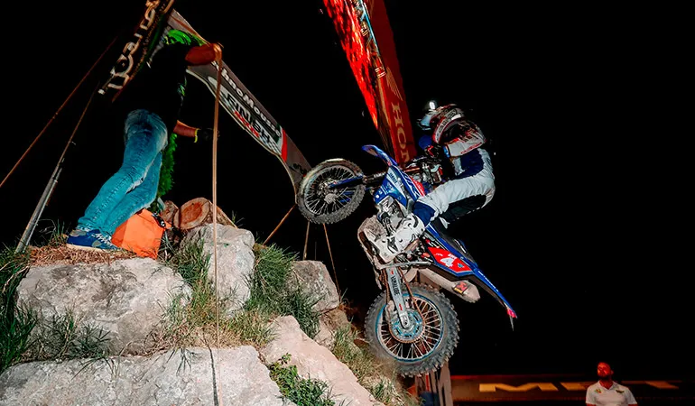 Loïc Larrieu sur l'Xtrem nocture larrieu enduroGP trentino J1