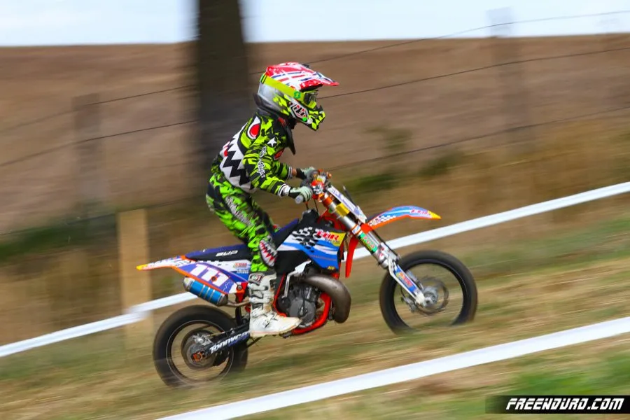 Photo moto enduro enfant Madaillan