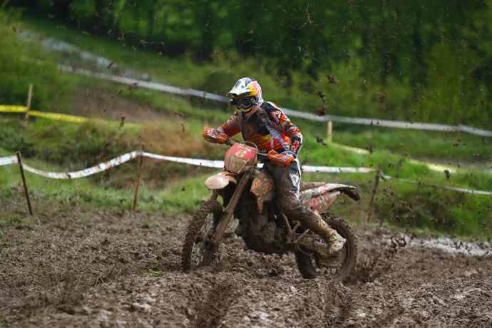Méo n'a pas réussit à trouver la solution pour contrer Pela à Uzerche Antoine Méo pilote KTM France à Uzerche