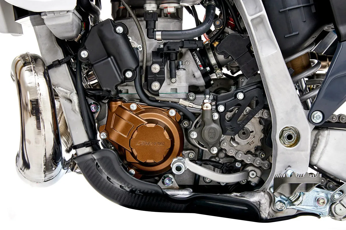 Moteur 2 temps injecté signé Minarelli qui équipera la Fantic 300 XE