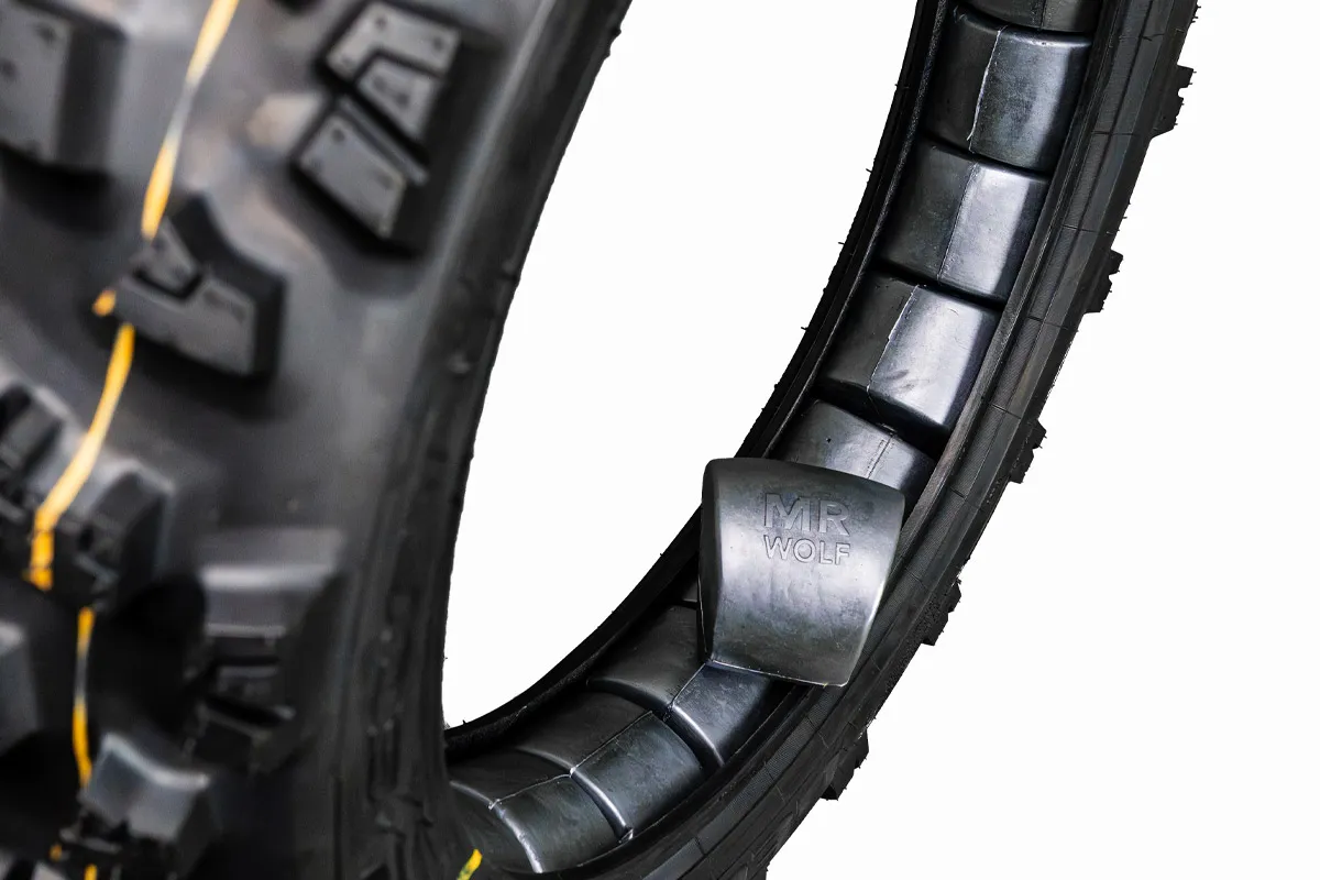 Pneu enduro avec  mousses Mr WOLF Lunar 2.0