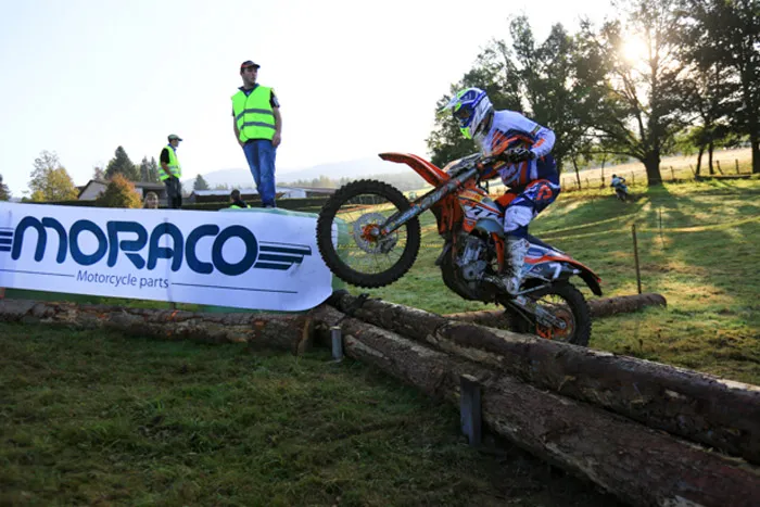Christophe Nambotin christophe Nambotin passage de tronc enduro