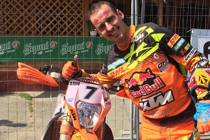 Christophe Namboton retrouve le sourire en signant le doublé en Hongrie nambotin ktm 300exc GP hongrie J2